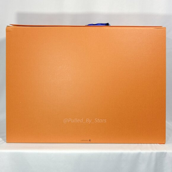 LOUIS VUITTON Large Orange Foldover Magnetic Gift Box w/ Handle (17" x 23" x 9") - Picture 2 of 16